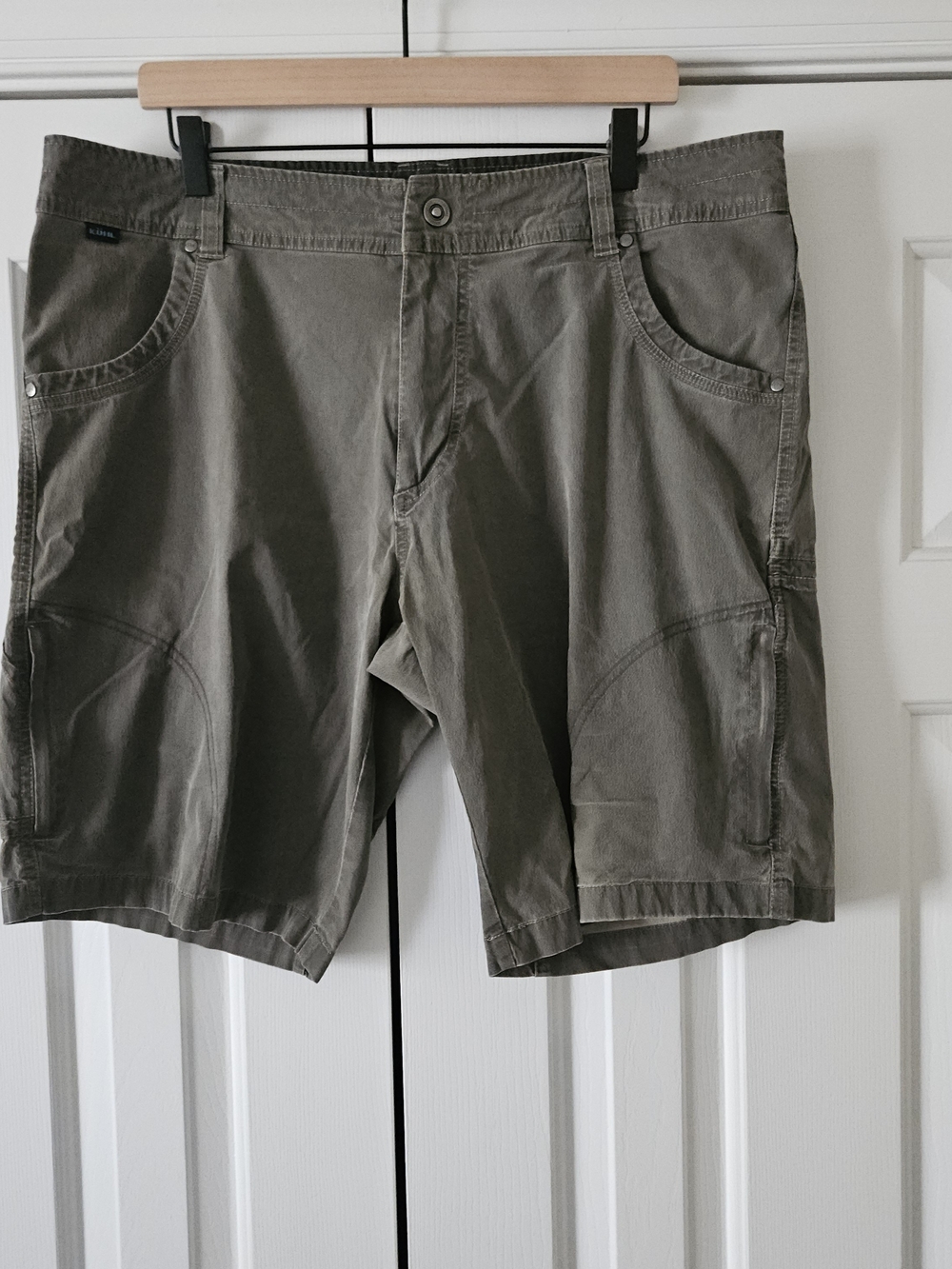 Kuhl Mens 38 Hiking Shorts 10” Gray Vintage Patina Dye Cargo Shorts Zip Pockets
